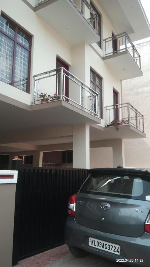 Karpagam Homestay Ooty Bagian luar foto