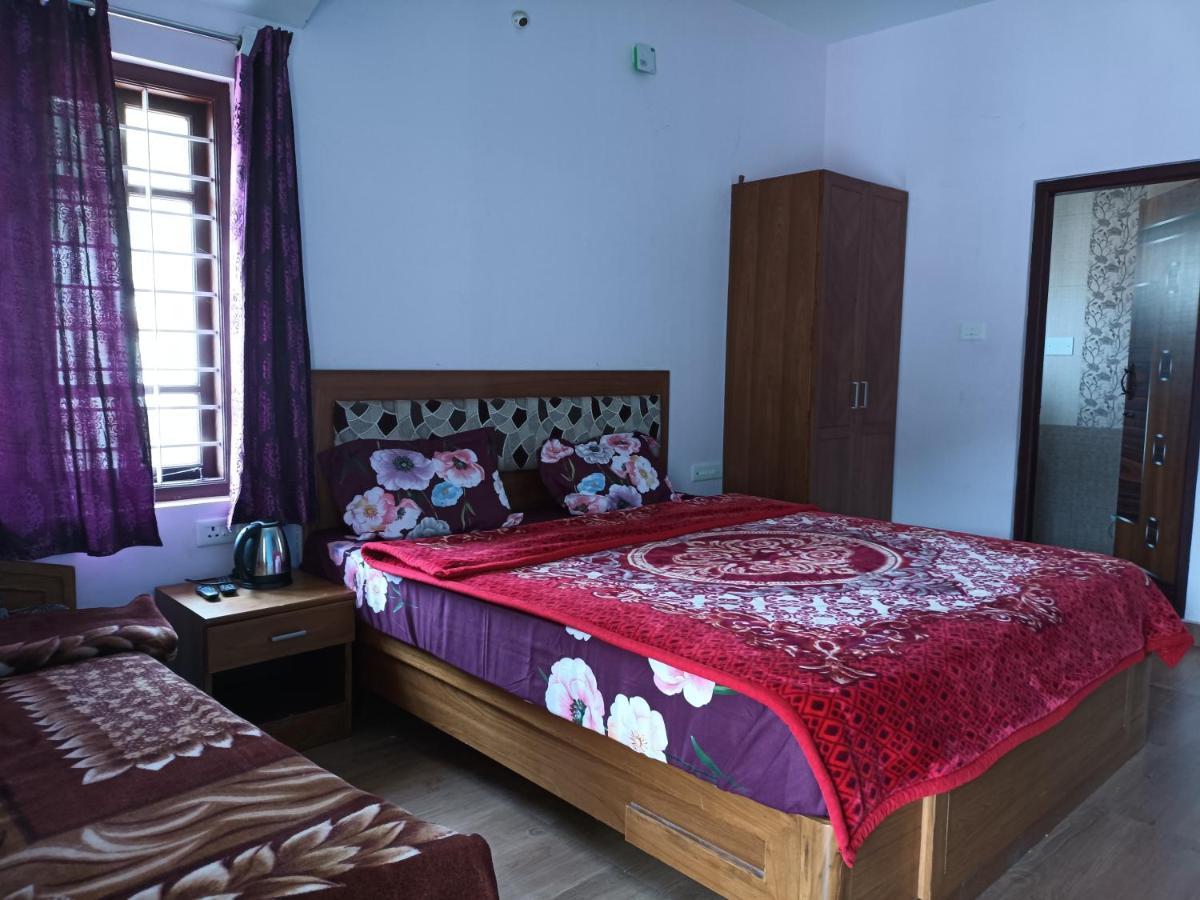 Karpagam Homestay Ooty Bagian luar foto