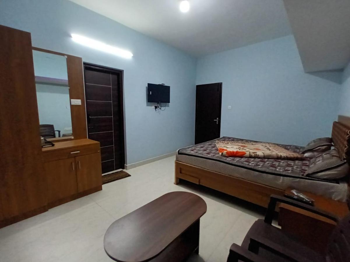 Karpagam Homestay Ooty Bagian luar foto