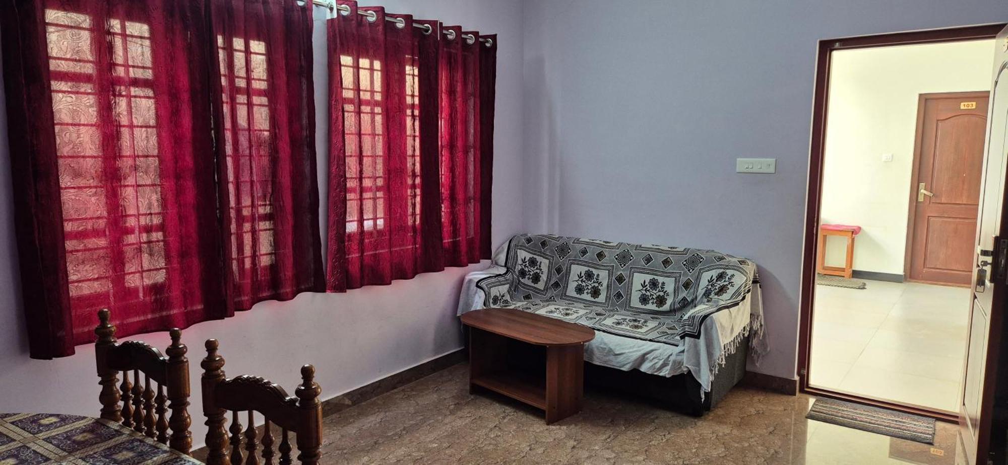 Karpagam Homestay Ooty Bagian luar foto