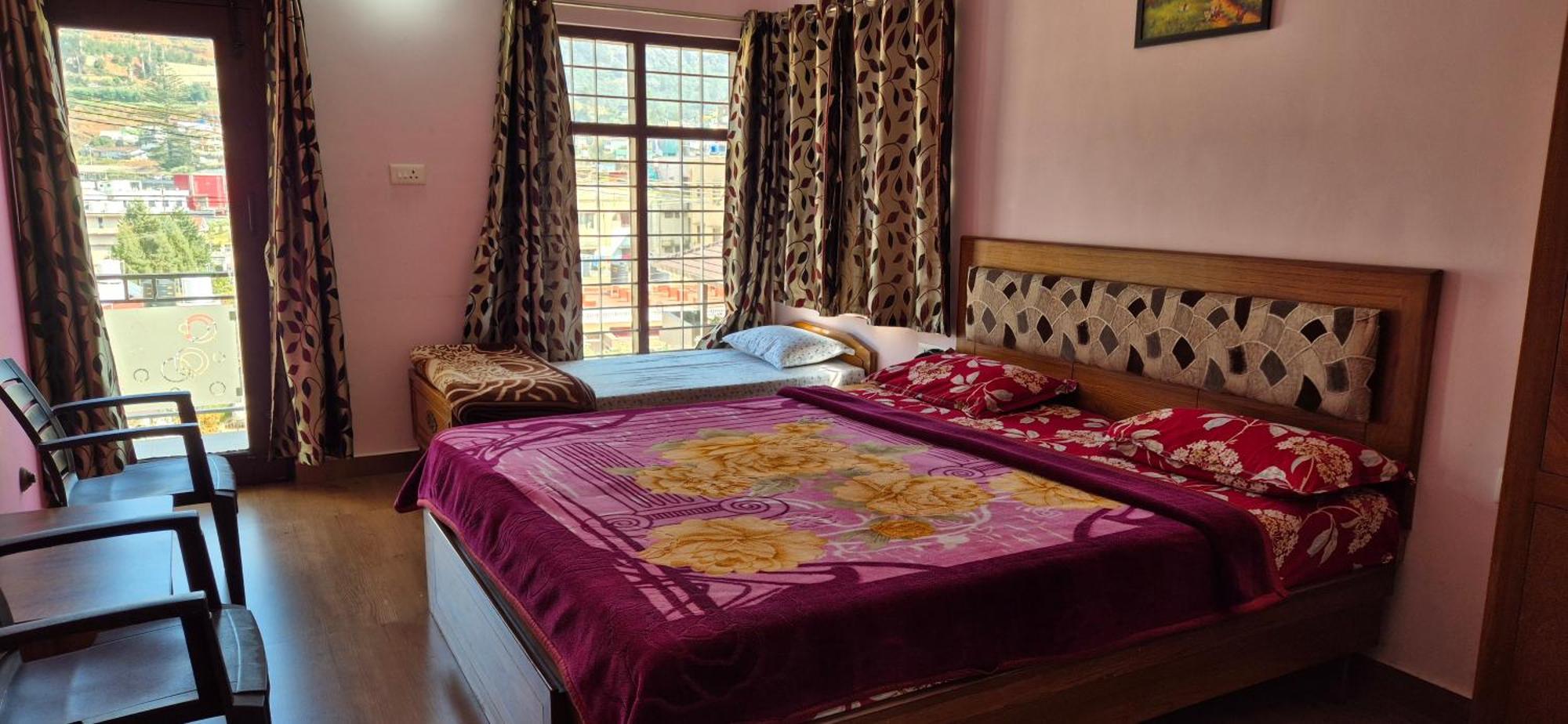 Karpagam Homestay Ooty Bagian luar foto